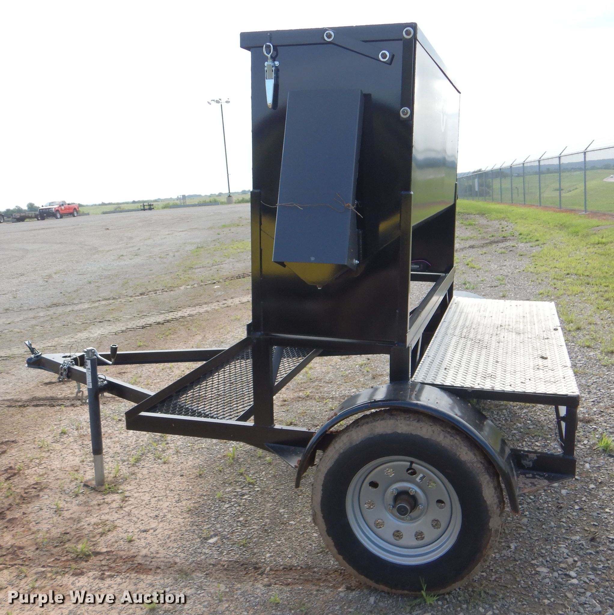 Bull One cake feeder in Stillwater, OK Item DI0268 sold Purple Wave
