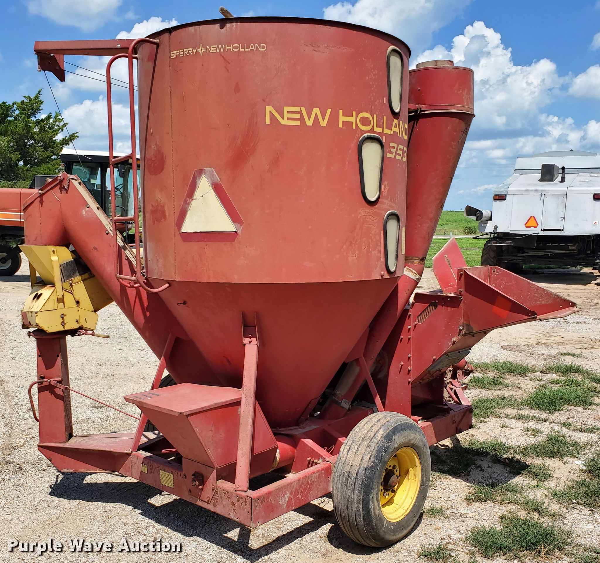 New Holland 353 grinder/mixer in Westfall, KS Item DJ3162 for sale