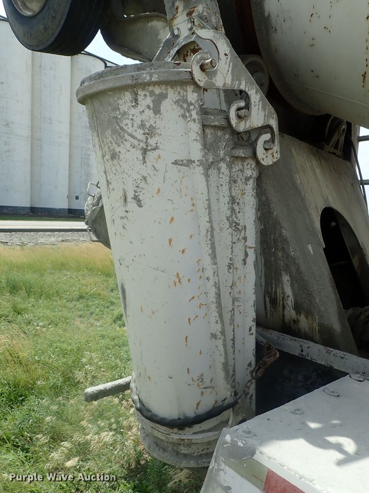 image for item DG2300 2001 Kenworth W900S  ready mix truck