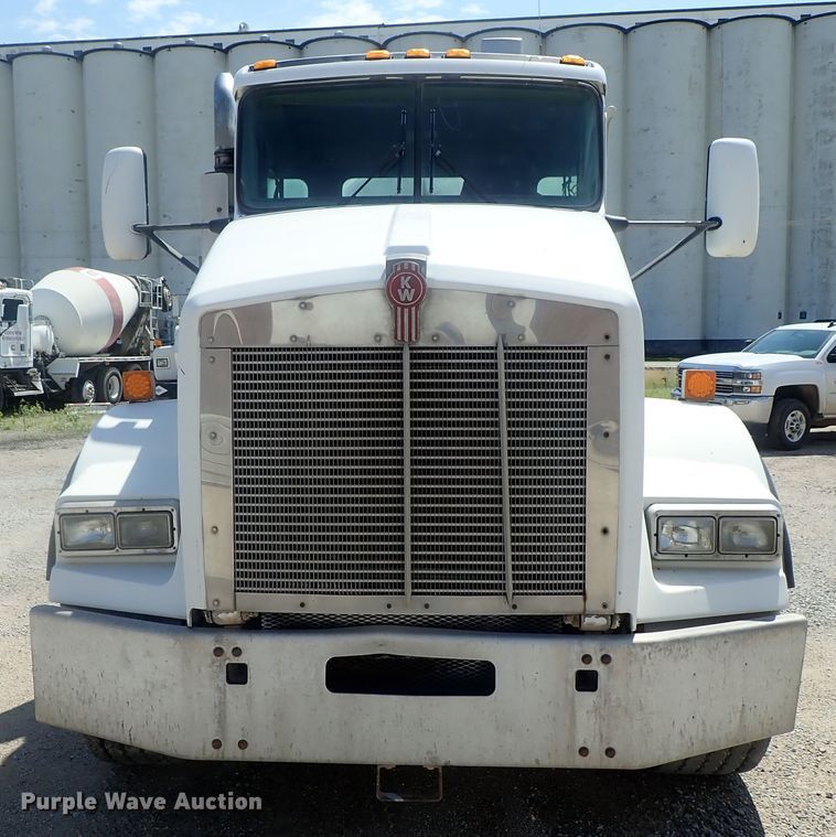 image for item DG2302 2001 Kenworth T800  ready mix truck