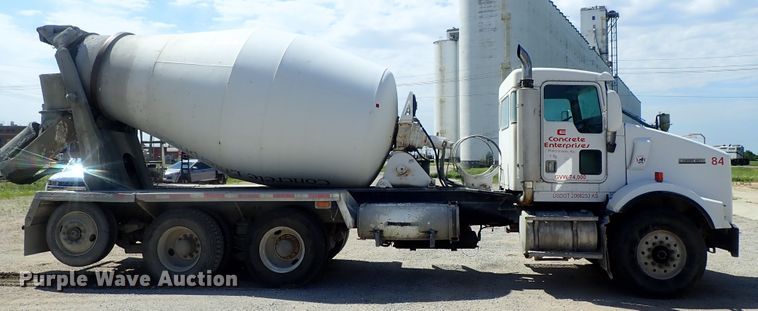 image for item DG2302 2001 Kenworth T800  ready mix truck