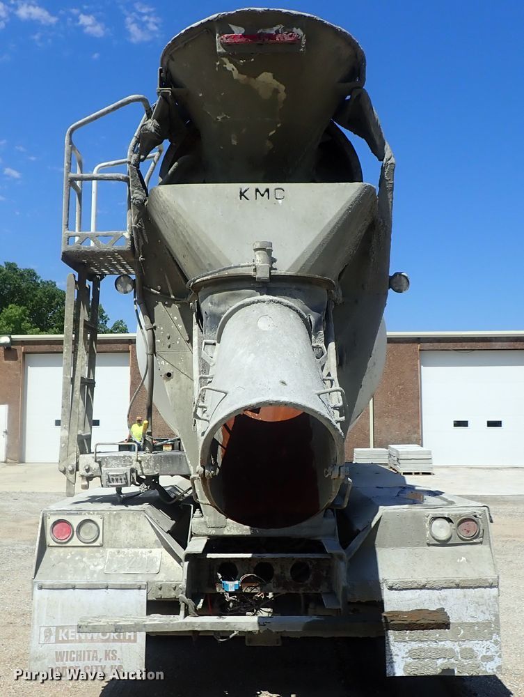 image for item DG2302 2001 Kenworth T800  ready mix truck