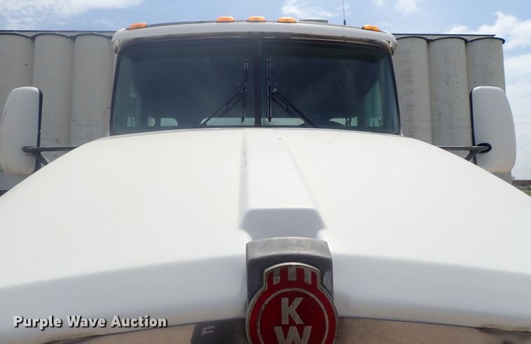image for item DG2302 2001 Kenworth T800  ready mix truck