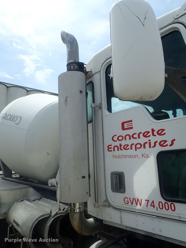 image for item DG2302 2001 Kenworth T800  ready mix truck