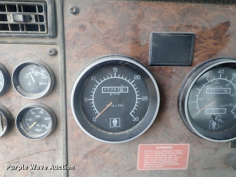 image for item DG2302 2001 Kenworth T800  ready mix truck