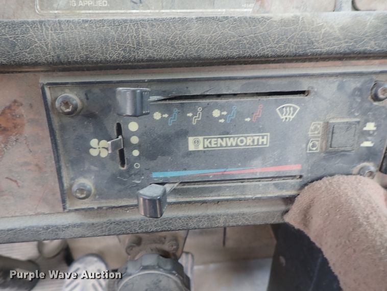 image for item DG2302 2001 Kenworth T800  ready mix truck