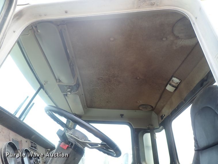 image for item DG2302 2001 Kenworth T800  ready mix truck