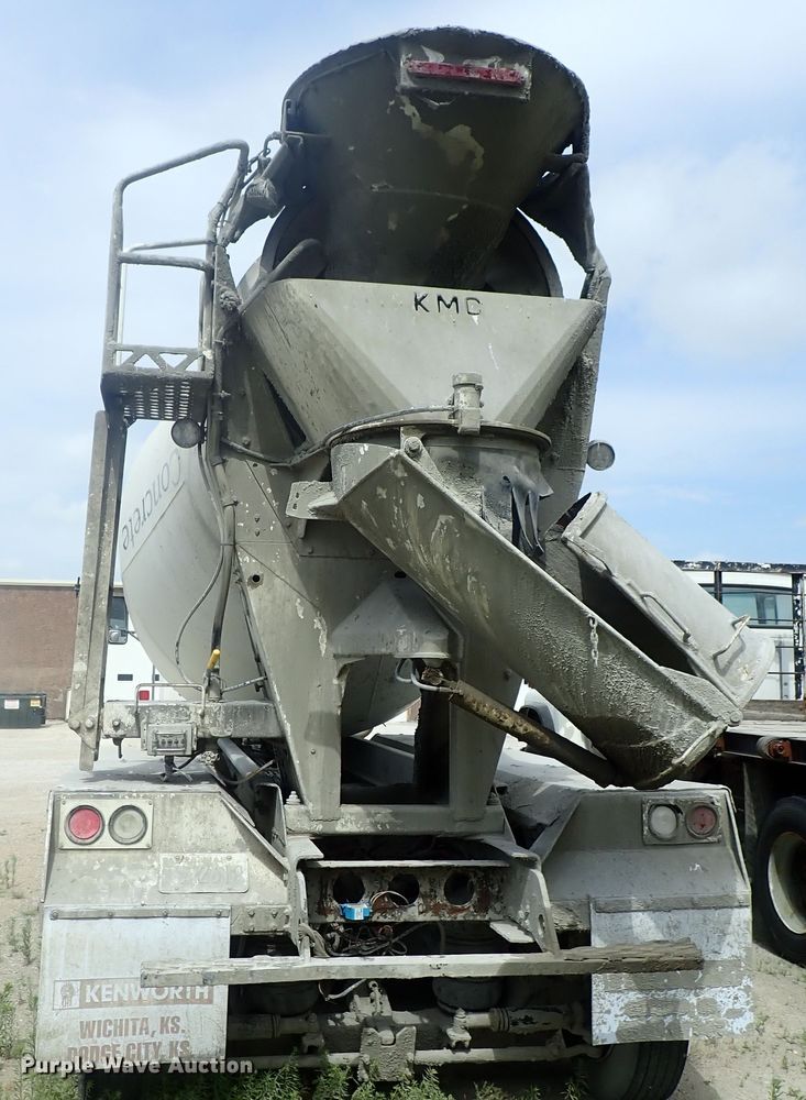 image for item DG2302 2001 Kenworth T800  ready mix truck