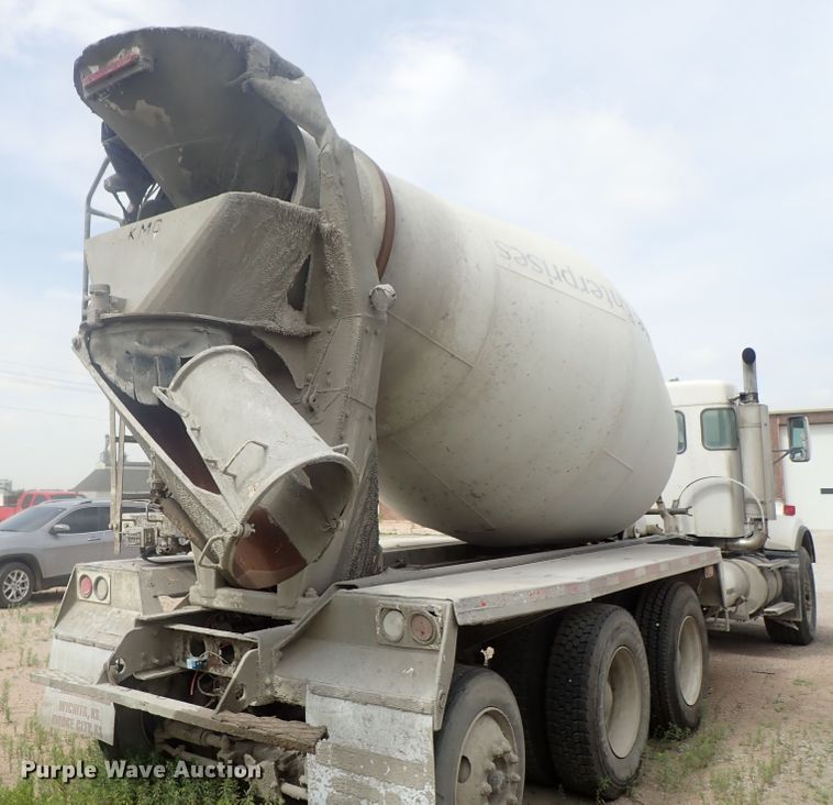 image for item DG2302 2001 Kenworth T800  ready mix truck