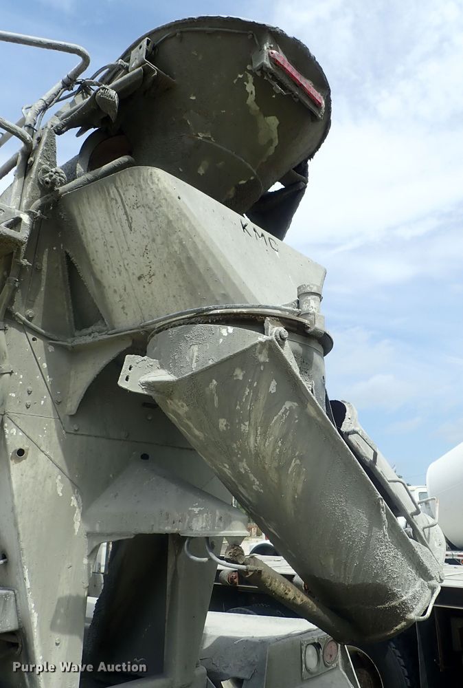 image for item DG2302 2001 Kenworth T800  ready mix truck