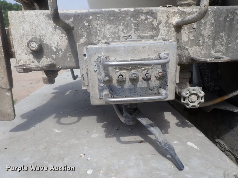 image for item DG2302 2001 Kenworth T800  ready mix truck