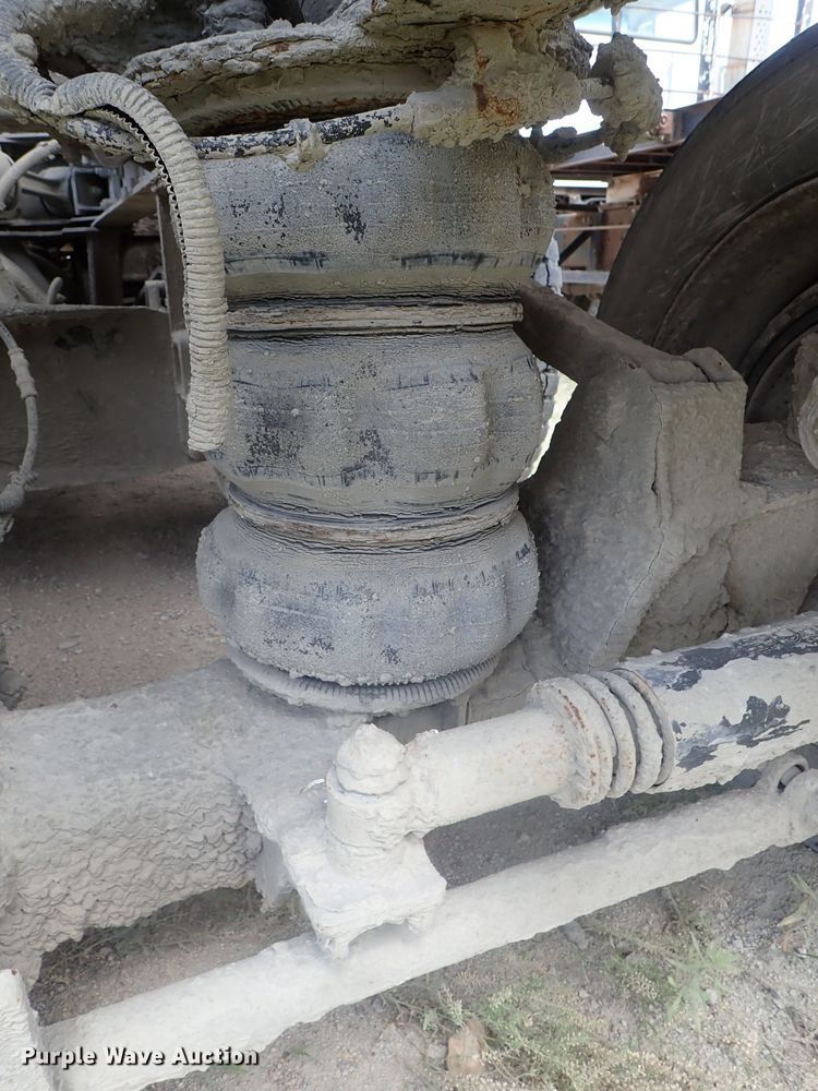 image for item DG2302 2001 Kenworth T800  ready mix truck