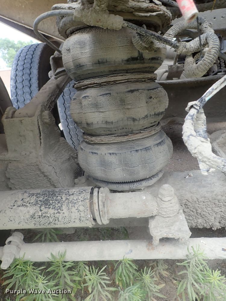 image for item DG2302 2001 Kenworth T800  ready mix truck