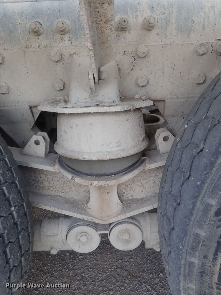 image for item DG2302 2001 Kenworth T800  ready mix truck