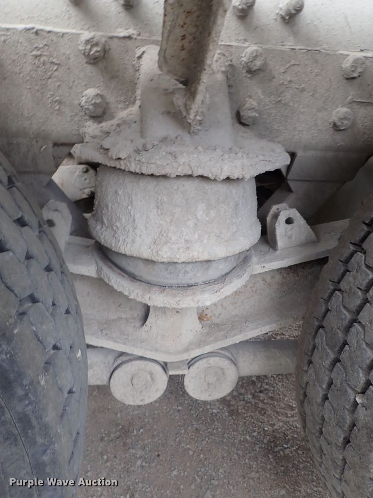 image for item DG2302 2001 Kenworth T800  ready mix truck