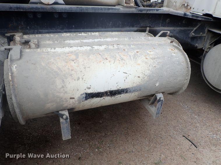 image for item DG2302 2001 Kenworth T800  ready mix truck