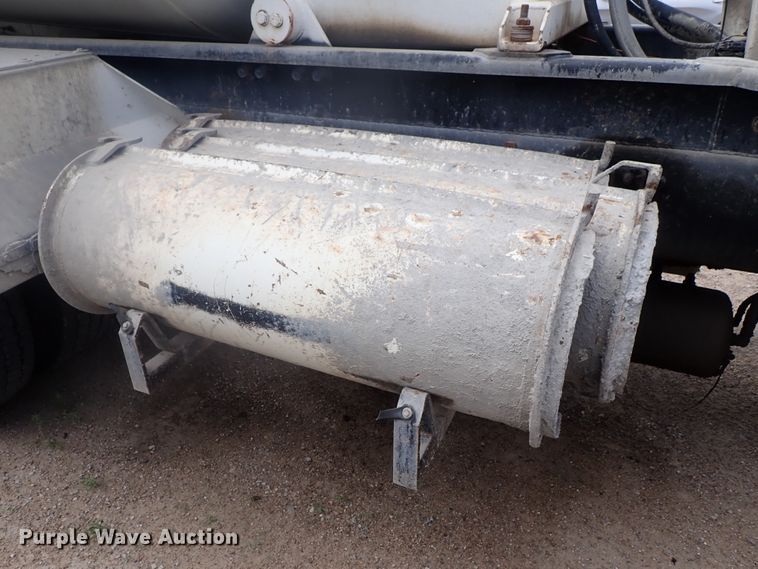 image for item DG2302 2001 Kenworth T800  ready mix truck