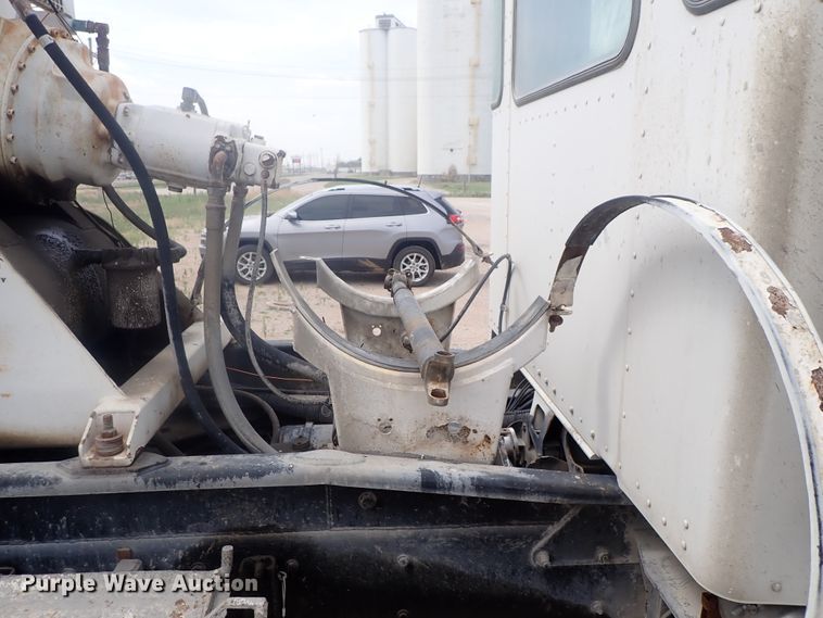 image for item DG2302 2001 Kenworth T800  ready mix truck