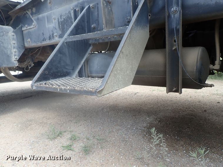 image for item DG2302 2001 Kenworth T800  ready mix truck