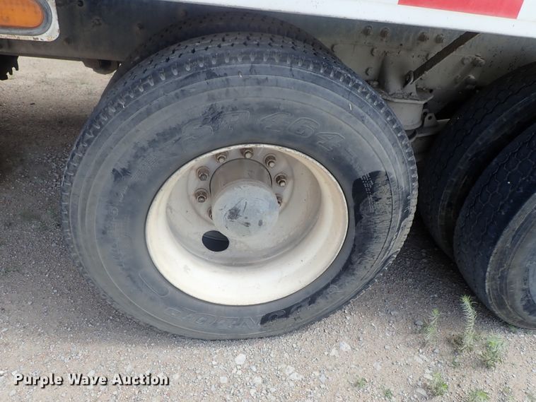 image for item DG2302 2001 Kenworth T800  ready mix truck