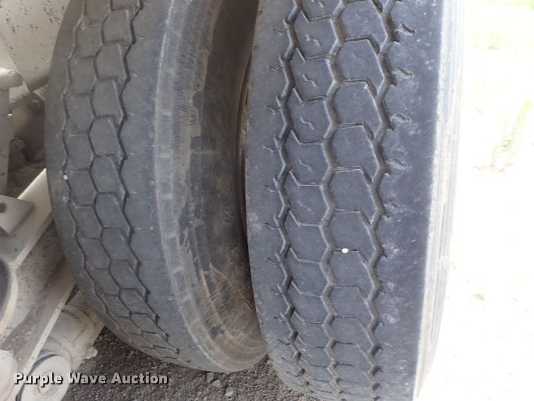 image for item DG2302 2001 Kenworth T800  ready mix truck