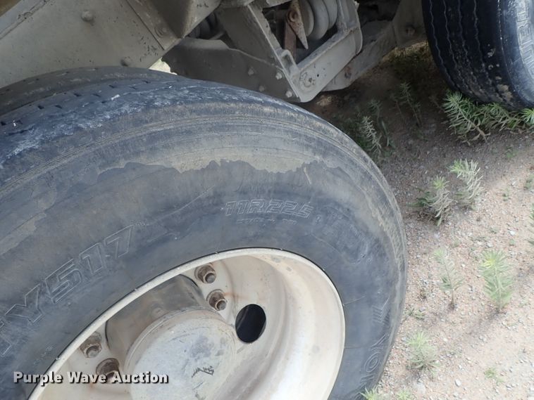 image for item DG2302 2001 Kenworth T800  ready mix truck