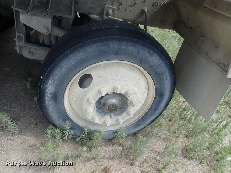 image for item DG2302 2001 Kenworth T800  ready mix truck