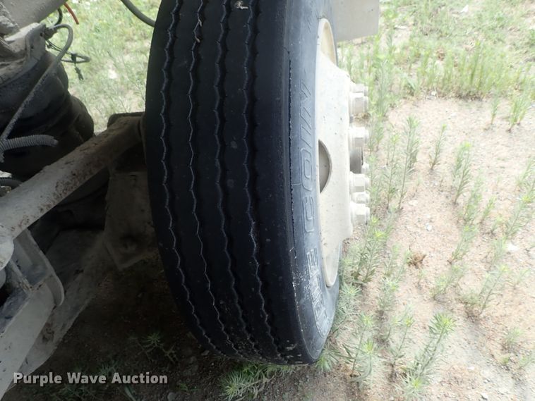 image for item DG2302 2001 Kenworth T800  ready mix truck