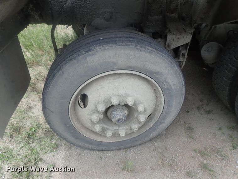 image for item DG2302 2001 Kenworth T800  ready mix truck