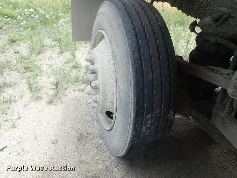 image for item DG2302 2001 Kenworth T800  ready mix truck