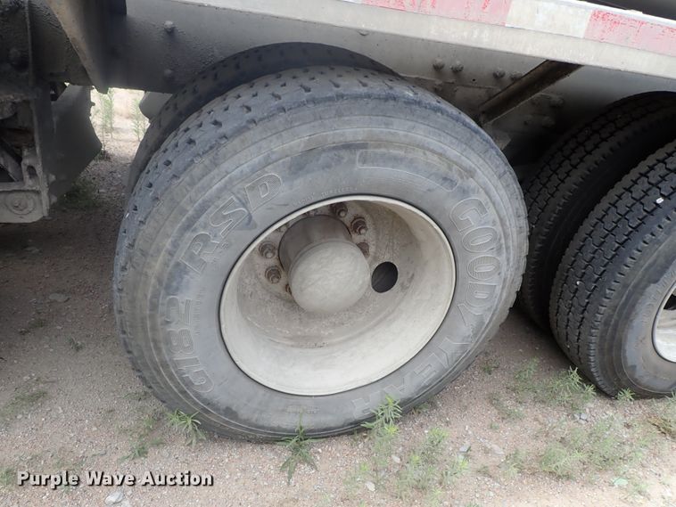 image for item DG2302 2001 Kenworth T800  ready mix truck