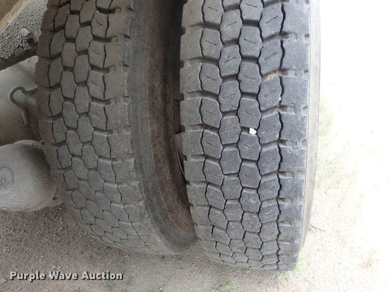 image for item DG2302 2001 Kenworth T800  ready mix truck