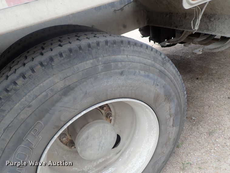 image for item DG2302 2001 Kenworth T800  ready mix truck