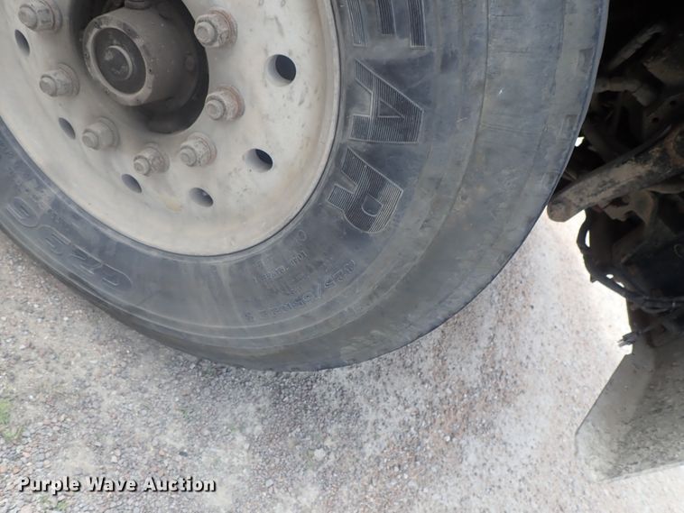 image for item DG2302 2001 Kenworth T800  ready mix truck