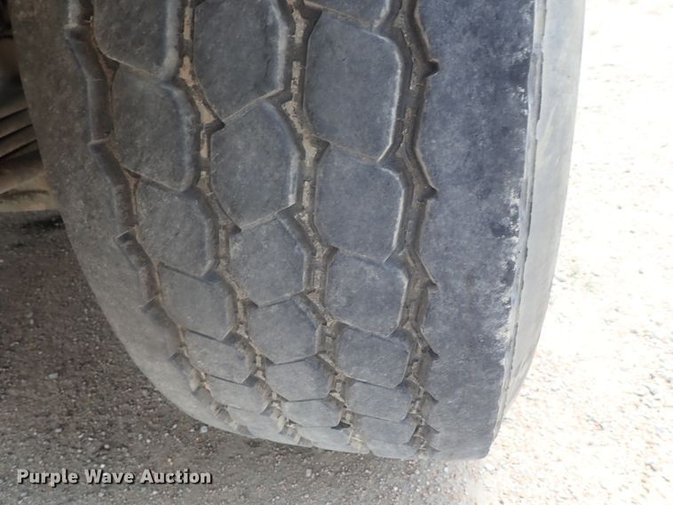 image for item DG2302 2001 Kenworth T800  ready mix truck