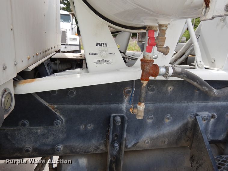 image for item DG7941 2004 Kenworth W900  ready mix truck