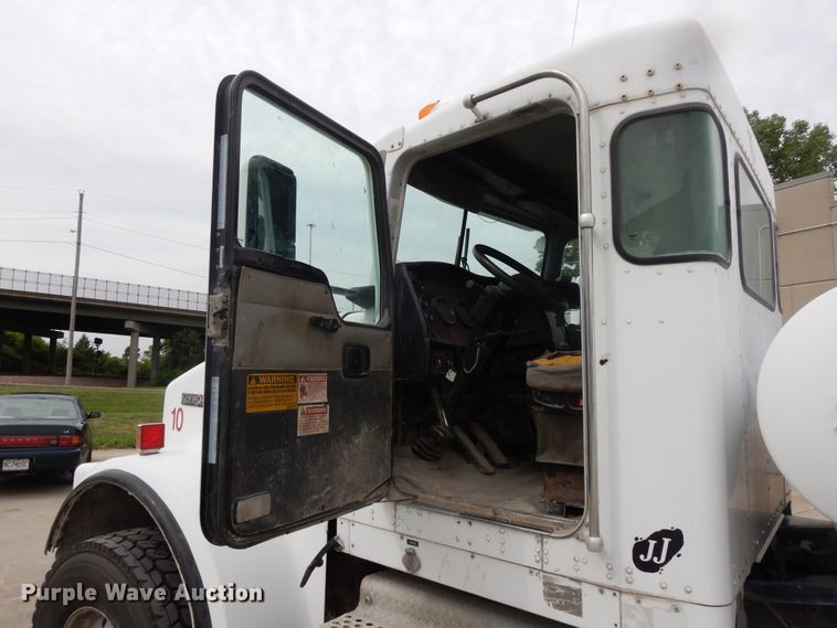 image for item DG7942 2005 Kenworth W900  ready mix truck