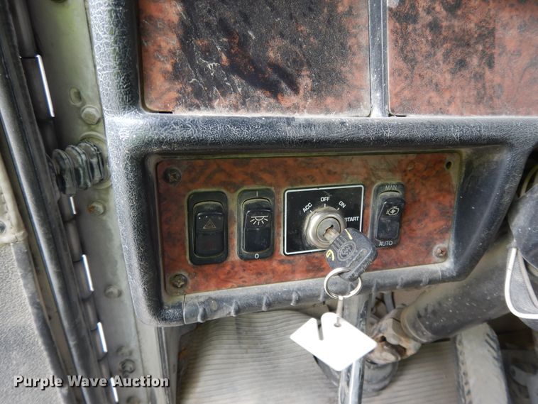 image for item DG7942 2005 Kenworth W900  ready mix truck