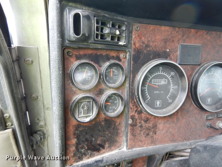 image for item DG7942 2005 Kenworth W900  ready mix truck