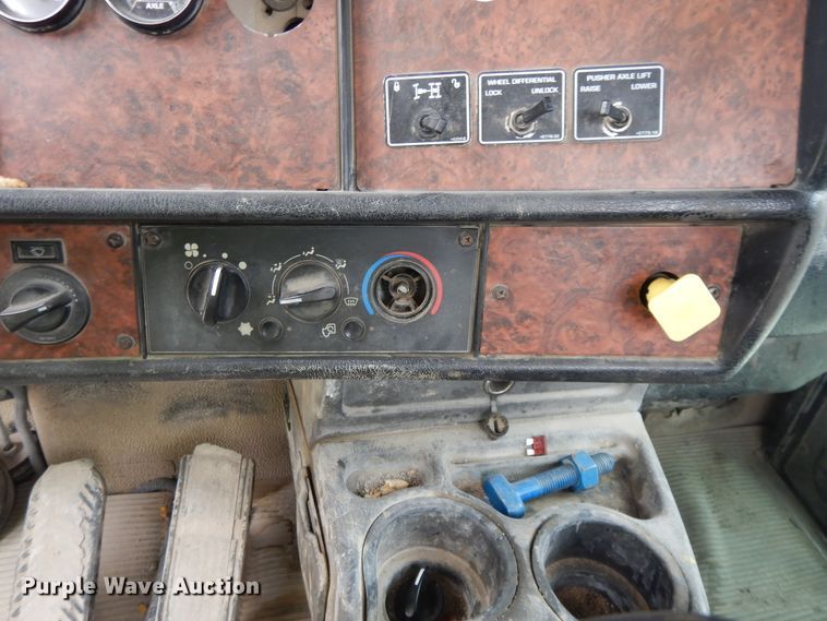 image for item DG7942 2005 Kenworth W900  ready mix truck