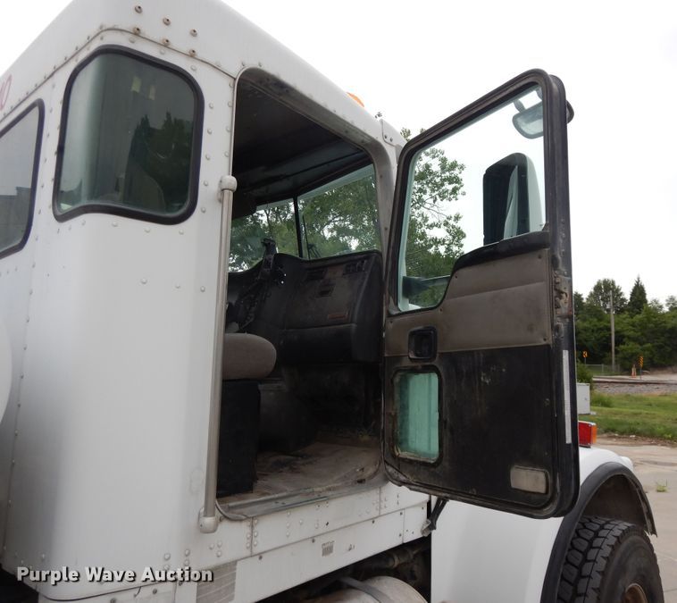 image for item DG7942 2005 Kenworth W900  ready mix truck