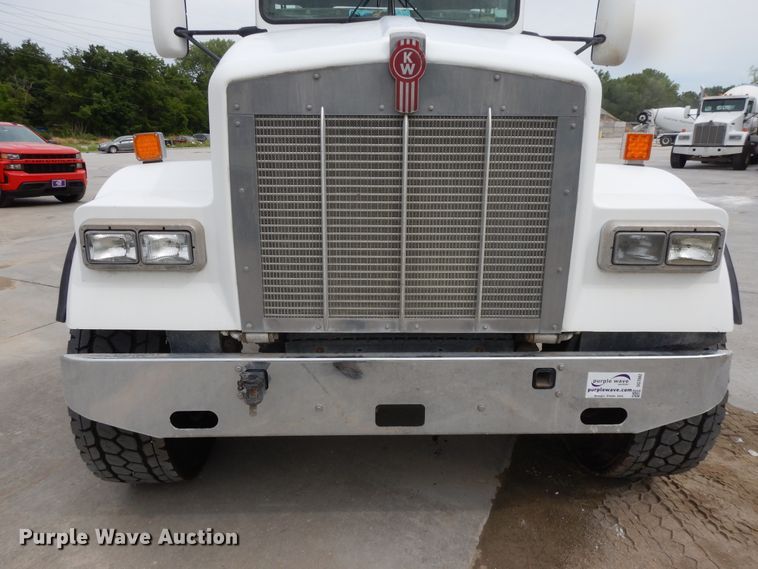 image for item DG7942 2005 Kenworth W900  ready mix truck