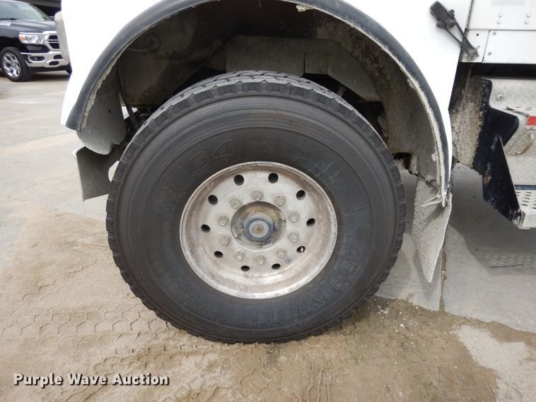 image for item DG7942 2005 Kenworth W900  ready mix truck