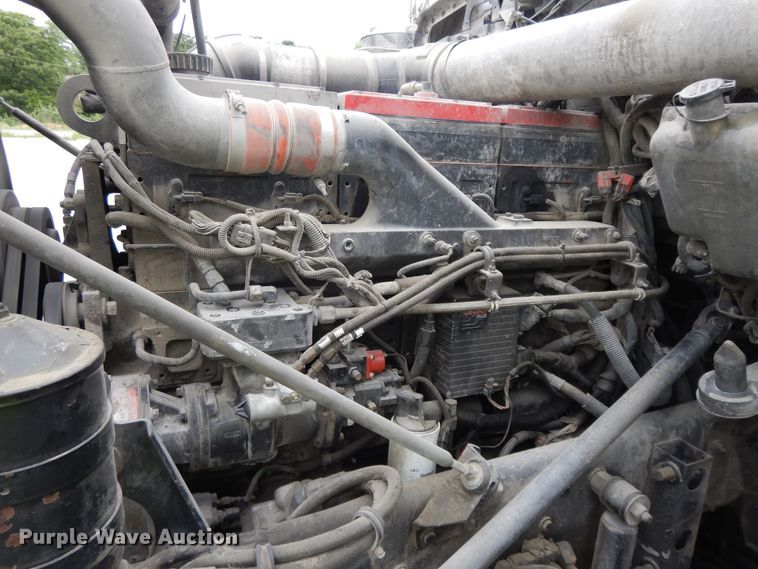 image for item DG7944 2001 Kenworth T800  semi truck