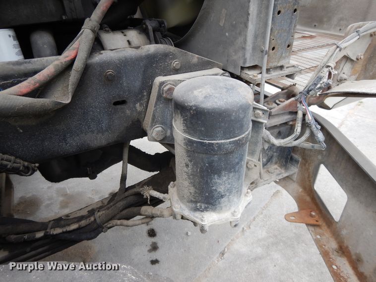 image for item DG7944 2001 Kenworth T800  semi truck