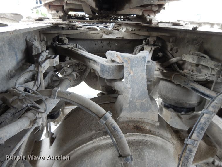 image for item DG7944 2001 Kenworth T800  semi truck