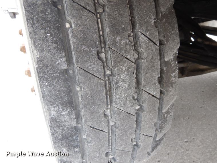 image for item DG7944 2001 Kenworth T800  semi truck