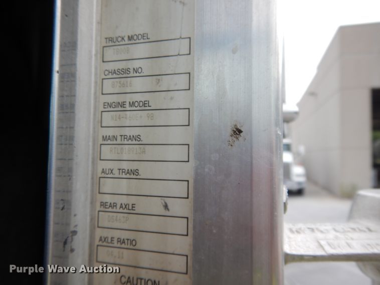 image for item DG7944 2001 Kenworth T800  semi truck