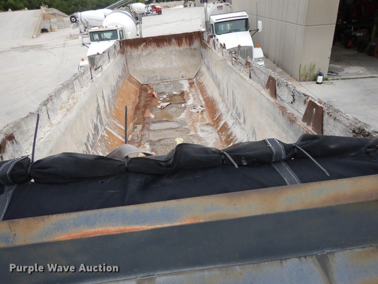 image for item DG7945 1980 Fruehauf end dump trailer