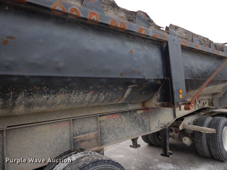 image for item DG7945 1980 Fruehauf end dump trailer